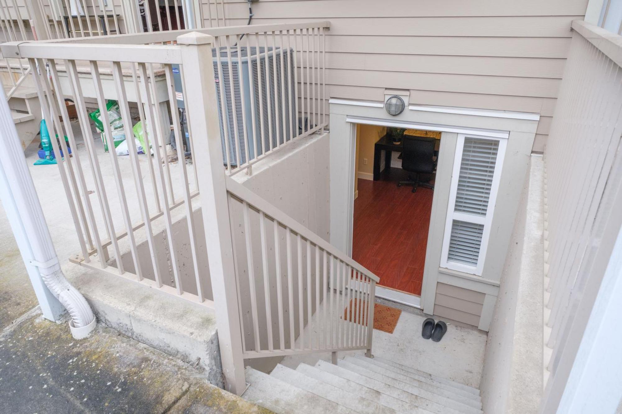 Cambie & 61St Ave Homestay Vancouver Exterior photo